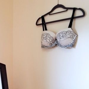 VS Dream Angels Lacy Rhinestone Lined Demi Bra